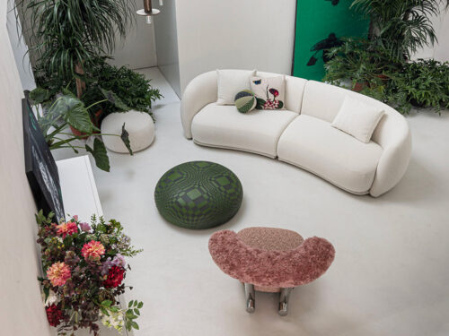 Sofa cong Moroso - Hiện đại tạo nên sự mới mẻ