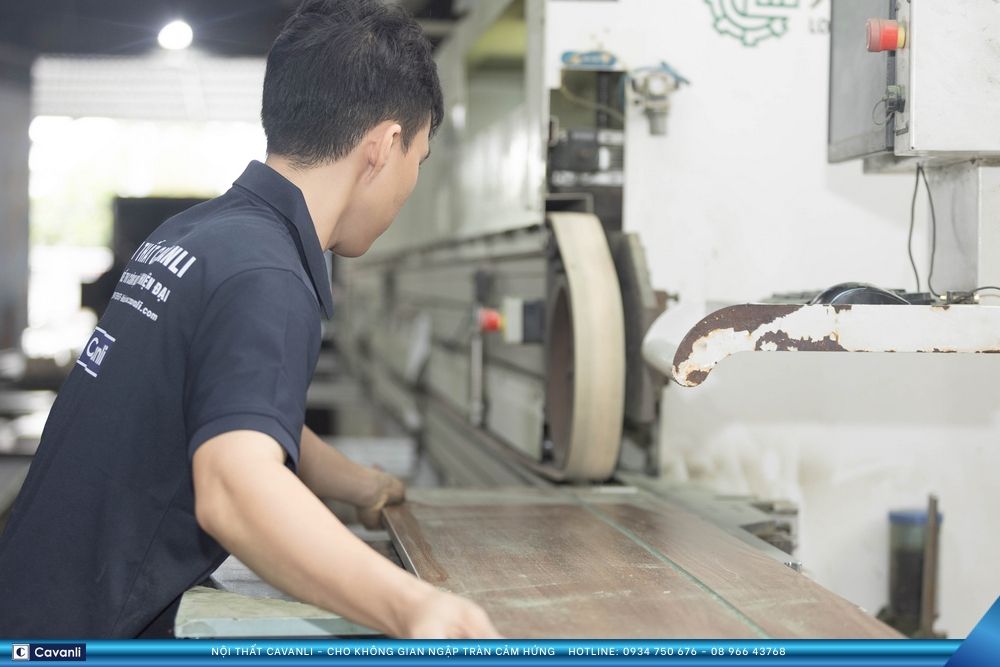 Bảng so sánh: Đơn vị có xưởng trực tiếp vs Đơn vị thương mại